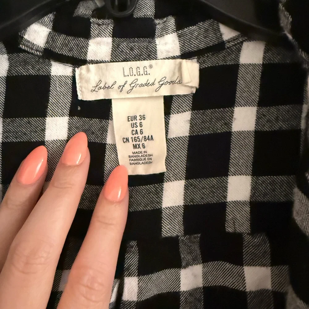 Label of Graded Goods Black & White Plaid Button-Up Shirt - Picture 3 of 3